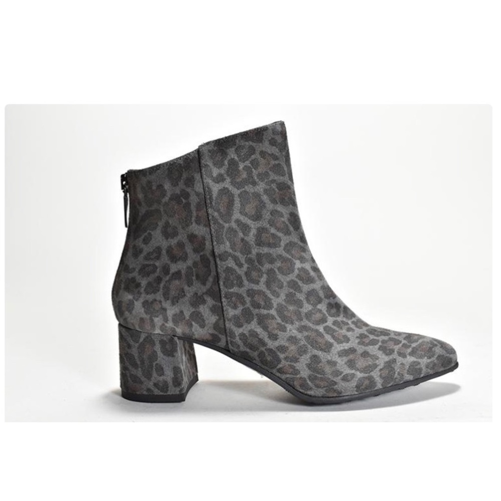 NWOT Cordani “Queenie” Gray Ankle Boot